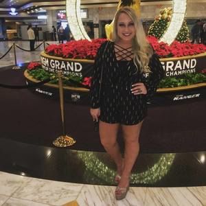 Meet your Posher, Courtney